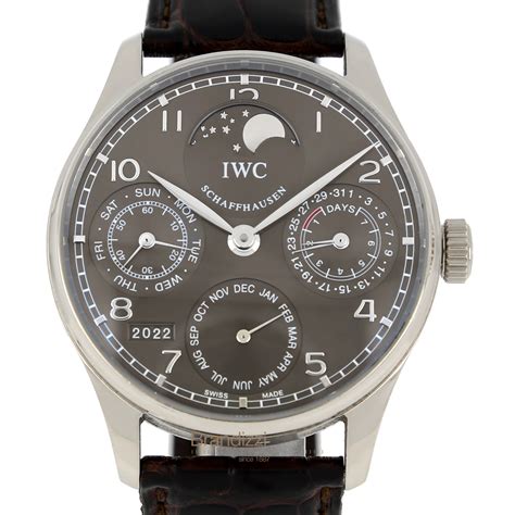 iwc fondello bianco|Iwc, la nuova via perpetua del Portoghese, l'orologio amato da .